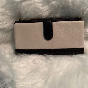 FOSSIL BLACK WHITE Wallet NEVER USED ❣️